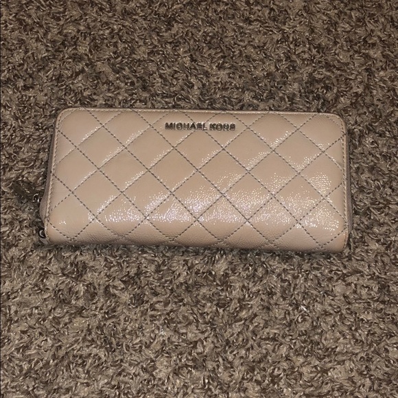 Michael Kors Handbags - Michael kors wallet